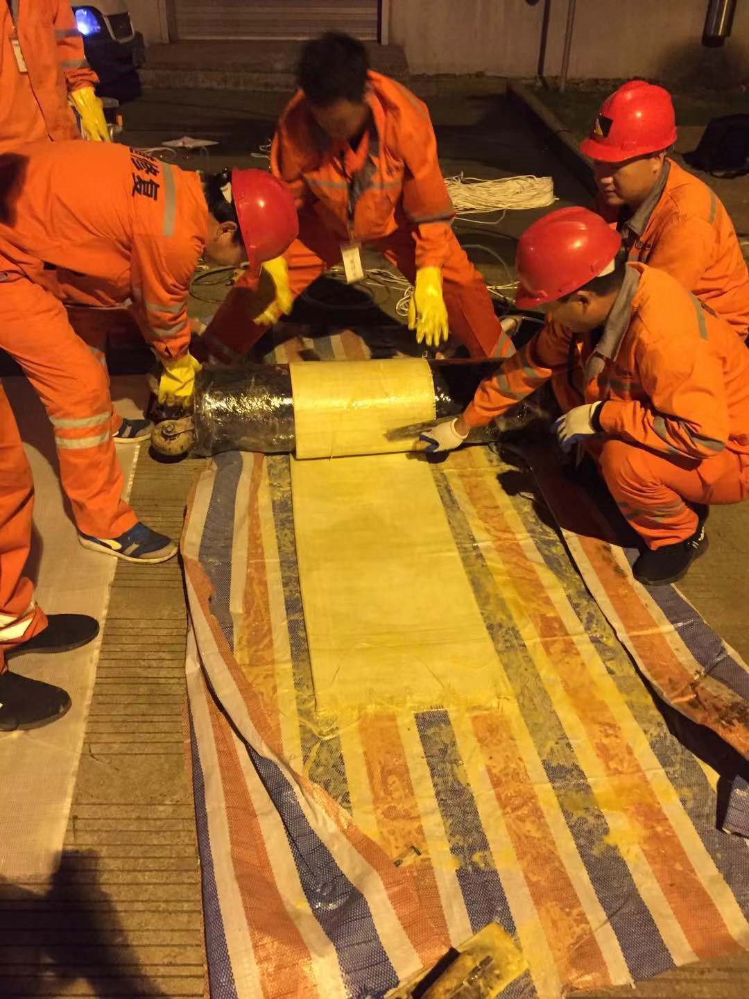 合水CIPP局部树脂固化法